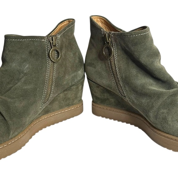 Sofft Siri Green Suede Wedge Boots Size 9.5 - Picture 4 of 5